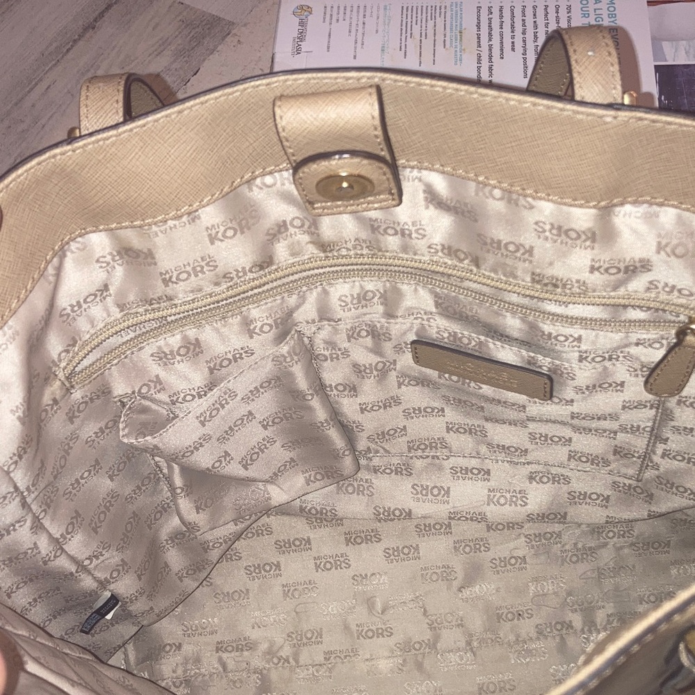 100% Authentic Micheal Kors JET Set XL Tote / Carry all - Picture 7 of 15